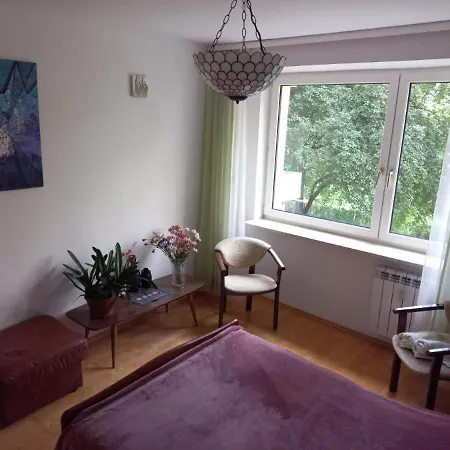 Cichy I Przyjemny Pokój Na Muranowie Quarto em Acomodações Particulares *
