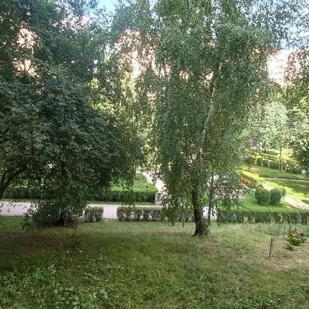 Cichy I Przyjemny Na Muranowie